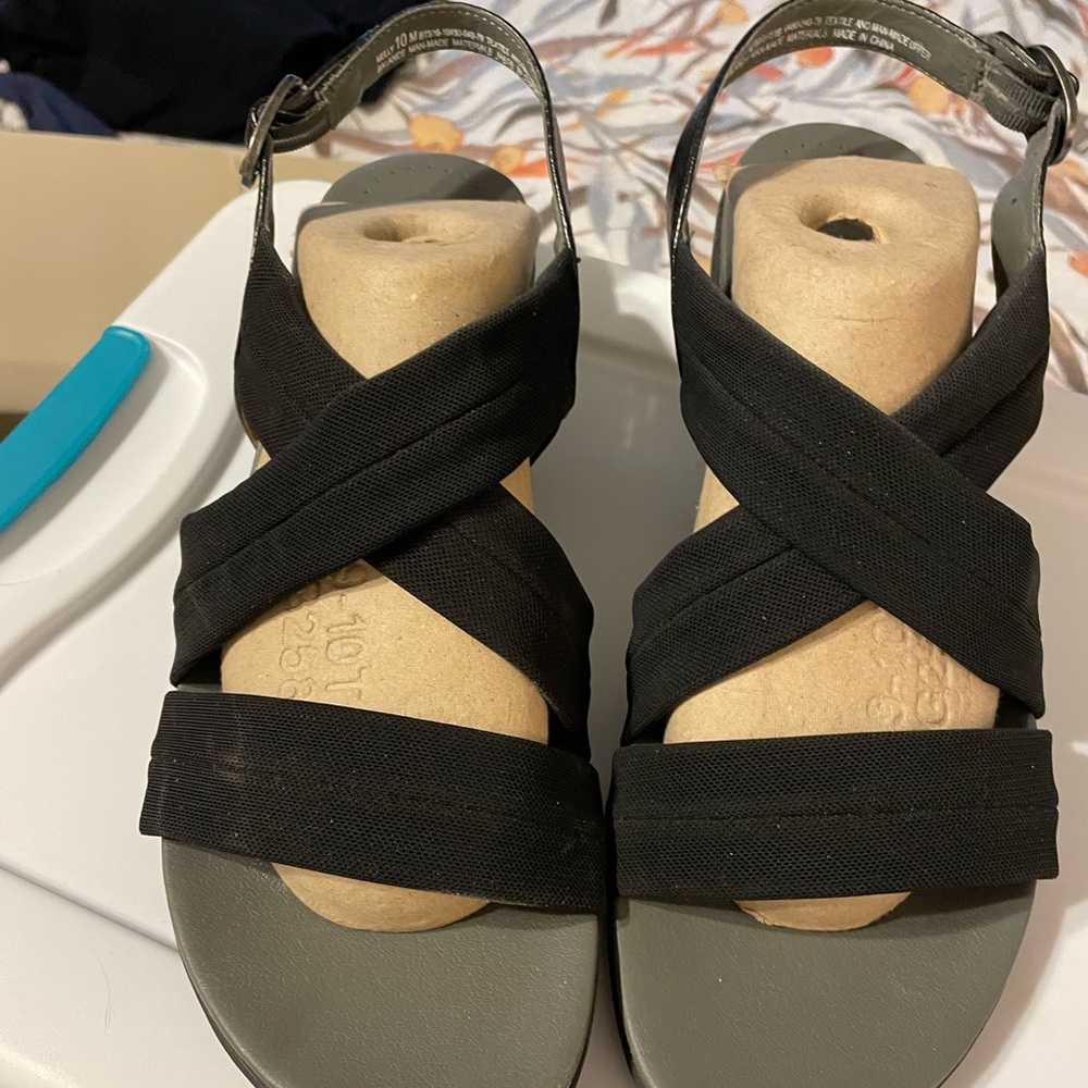 Bare Trap Sandals